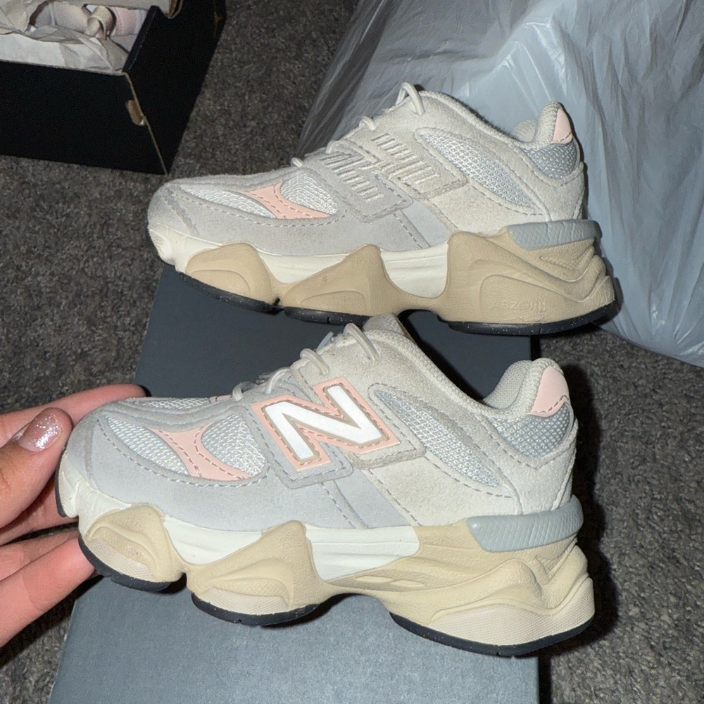Toddler New Balance 9060’s
